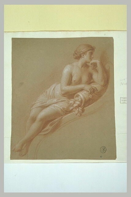 Nymphe nue, assise, vue de face