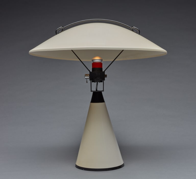 Radar Table Lamp (model 676)