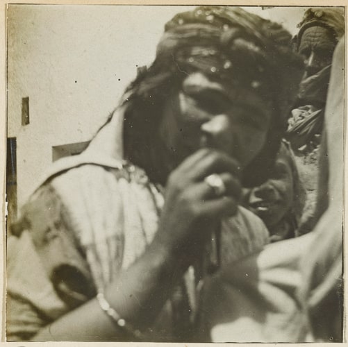 Jeune femme à Biskra