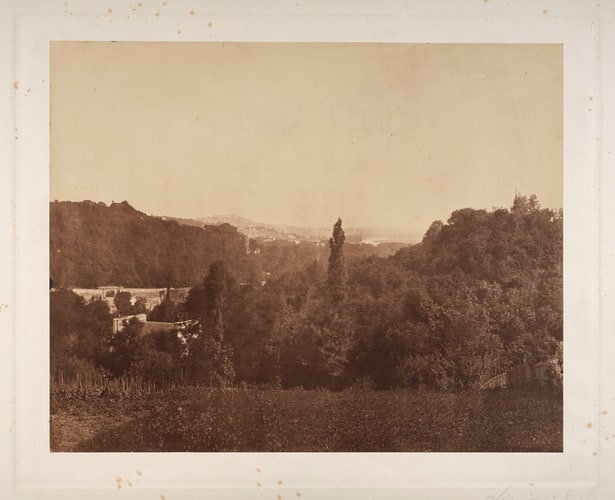Sèvres, vue prise du chemin, alors rural, devenu rue des Bînelles