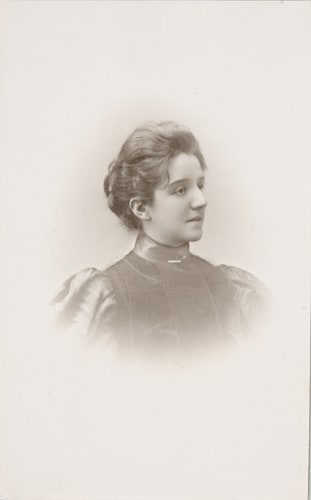 Marie-Cécile Noblemaire, buste