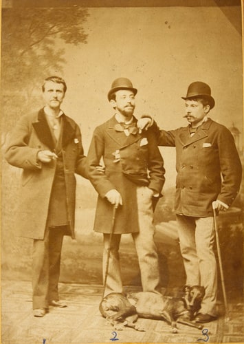 Portrait d'Edouard Loviot, architecte, de Léon Comerre, au centre et d'un autre homme, à droite, peut-être Injalbert, sculpteur