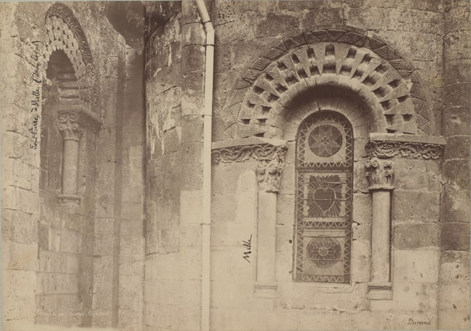 Melle, côté nord de l'église Saint-Pierre