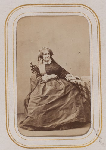 Portrait d'une femme âgée