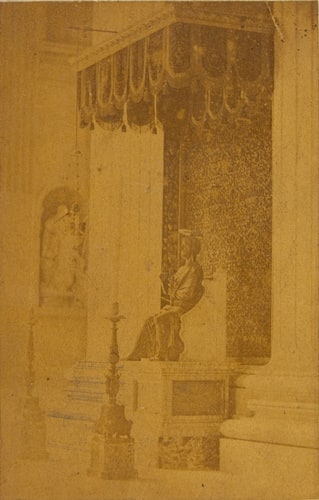 Statue en bronze de Saint-Pierre, Basilique Saint-Pierre de Rome