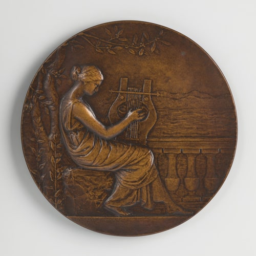 Femme jouant de la lyre