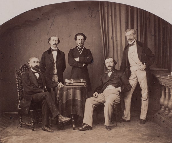 Portrait de groupe, cinq personnages membres de la commission internationale anglo-turco-russo-française sur le problème levantin 1860